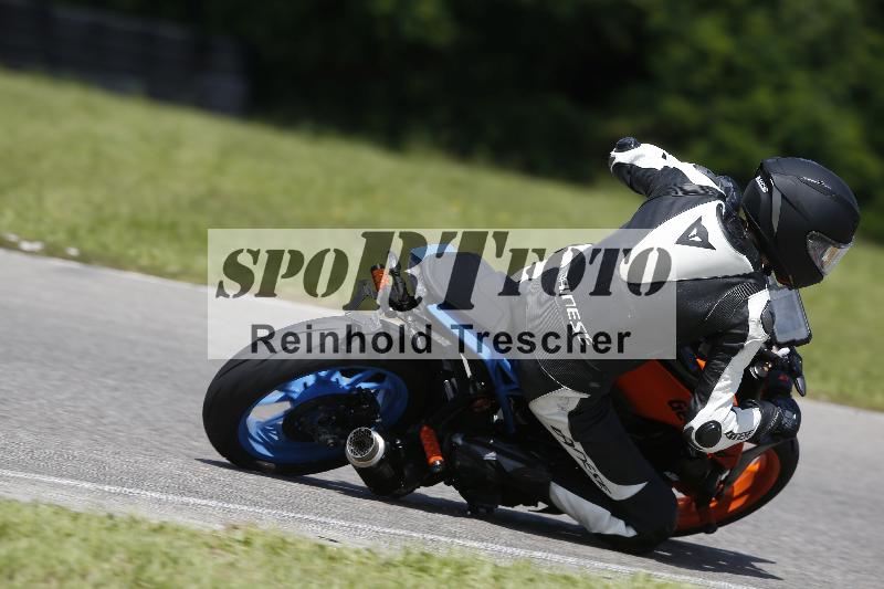 /Archiv-2024/29 12.06.2024 MOTO.CH Track Day ADR/Gruppe blau/8